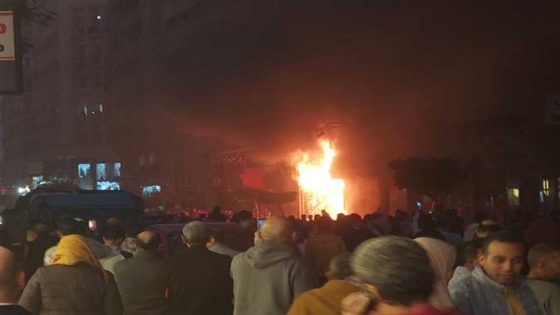 حريق ضخم في محل ملابس شهير وسط القاهرة