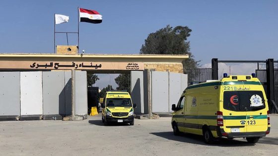 مطار العريش يستقبل مساعدات من عدة دول لغزة