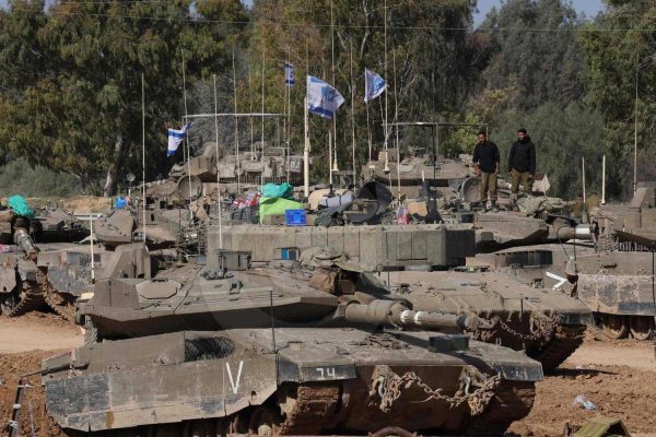 بالتعطيش والتجويع والإعدامات الميدانية وسحق الجثث بالجرافات.. قوات الاحتلال تستعد للمرحلة الثالثة لاجتياح غزة - 1 - سيناء الإخبارية