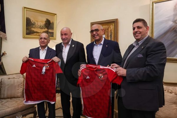 بالصور.. القنصل المصري في جدة يستقبل بعثة فريق النادى الأهلى - 11 - سيناء الإخبارية