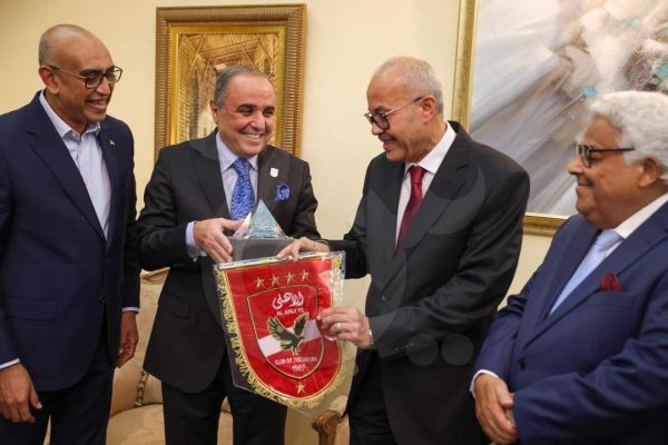 بالصور.. القنصل المصري في جدة يستقبل بعثة فريق النادى الأهلى - 1 - سيناء الإخبارية