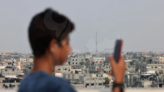 مسؤول فلسطيني: الاحتلال يتعمد قطع قطع خدمات الاتصالات والانترنت عن غزة