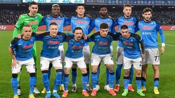 نابولي يفوز 2-1 على كالياري في الدوري الإيطالي