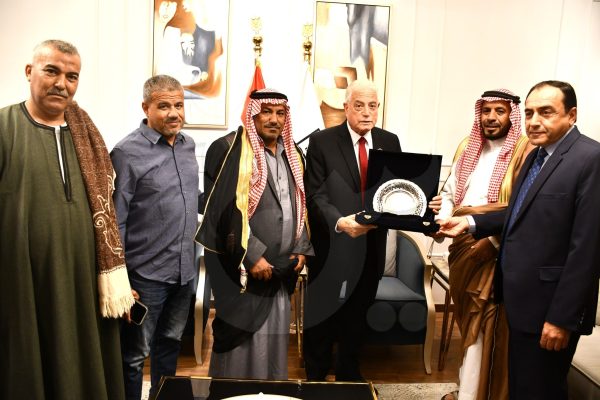 محافظ جنوب سيناء يستقبل وفدا من مشايخ وعواقل مدينة نويبع - 5 - سيناء الإخبارية
