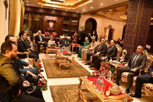 فودة يهنئ الأقباط بعيد الميلاد المجيد بكاتدرائية السمائيين بشرم الشيخ - 1 - سيناء الإخبارية
