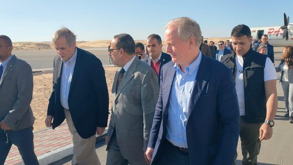 وفد الكونجرس الأمريكي يتفقد المساعدات الخاصة بغزة في مخازن العريش - 3 - سيناء الإخبارية