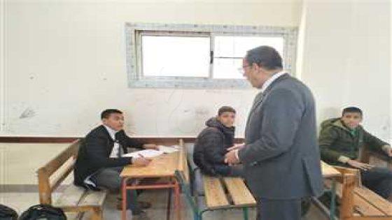 طلاب الإعدادية بشمال سيناء يؤدون امتحان نصف العام