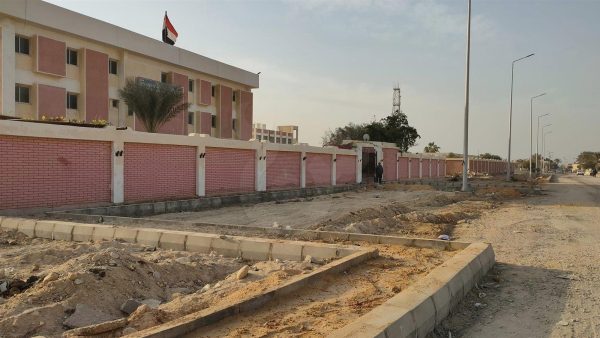 بدء أعمال تركيب البلدورات الخاصة بتجميل رأس سدر - 11 - سيناء الإخبارية