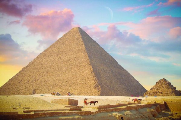 خوفو وجيرانه.. «الأهرامات» مزار مشاهير العالم ورحلتك الخاطفة للتاريخ البعيد - 7 - سيناء الإخبارية