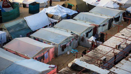 مخيمات في رفح الفلسطينية