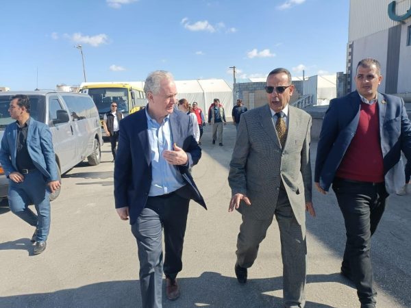 وفد الكونجرس الأمريكي يتفقد المساعدات الخاصة بغزة في مخازن العريش - 11 - سيناء الإخبارية