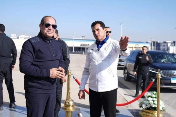 قبل السفر لأفريقيا.. الرئيس يتفقد مدينة مصر ويوجه رسالة للاعبي المنتخب - 1 - سيناء الإخبارية