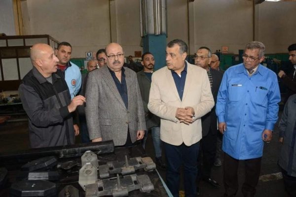 وزير الدولة للإنتاج الحربي يتفقد شركة هليوبوليس للصناعات الكيماوية - 5 - سيناء الإخبارية