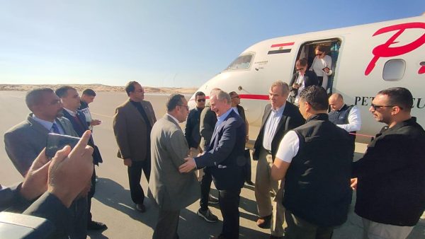 وفد الكونجرس الأمريكي يتفقد المساعدات الخاصة بغزة في مخازن العريش - 35 - سيناء الإخبارية