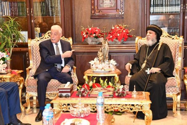 فودة يهنئ الأقباط بعيد الميلاد المجيد بكاتدرائية السمائيين بشرم الشيخ - 25 - سيناء الإخبارية