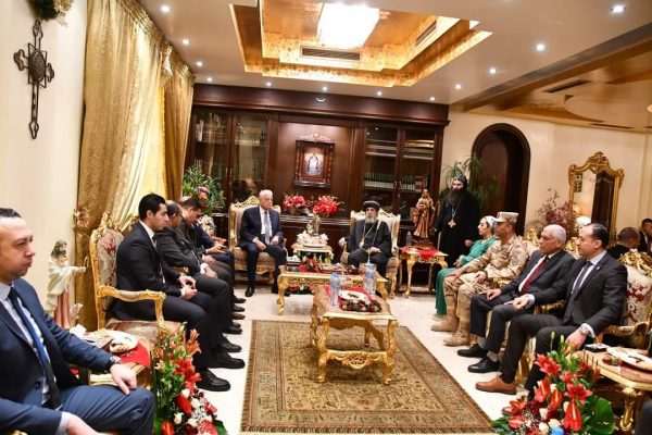 فودة يهنئ الأقباط بعيد الميلاد المجيد بكاتدرائية السمائيين بشرم الشيخ - 27 - سيناء الإخبارية