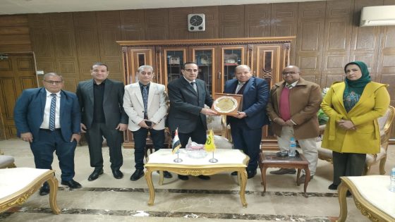 محافظ شمال سيناء يستقبل رئيس مجلس إدارة شركه النصر للملاحات