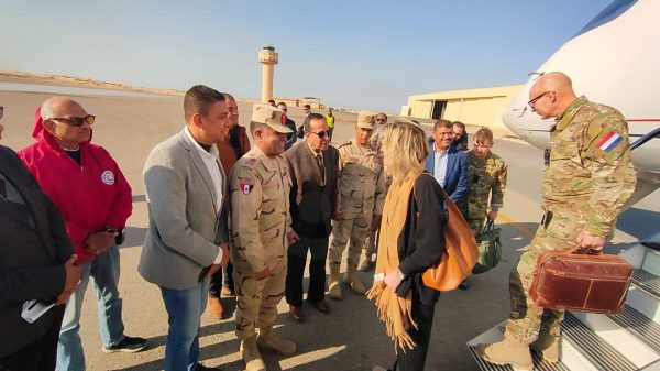 بالصور محافظ شمال سيناء يستقبل وزيرة دفاع هولندا - 5 - سيناء الإخبارية