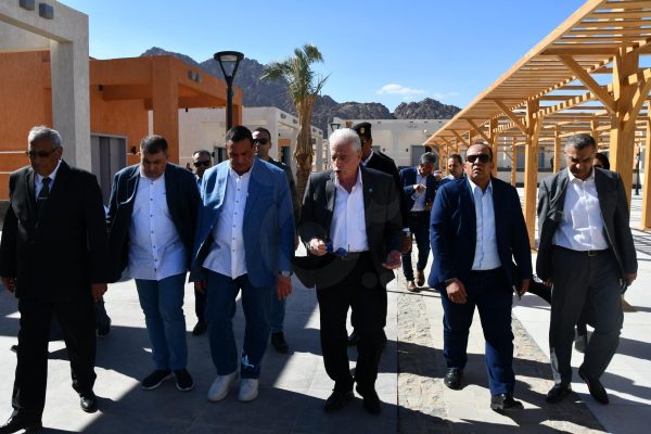 جولة تفقدية لوزير التنمية المحلية ومحافظ جنوب سيناء بعدد من المشروعات التنموية في شرم الشيخ - 1 - سيناء الإخبارية