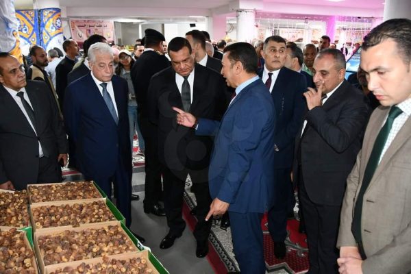 وزير التنمية المحلية يشيد بتوافر السلع الغذائية بجنوب سيناء - 5 - سيناء الإخبارية