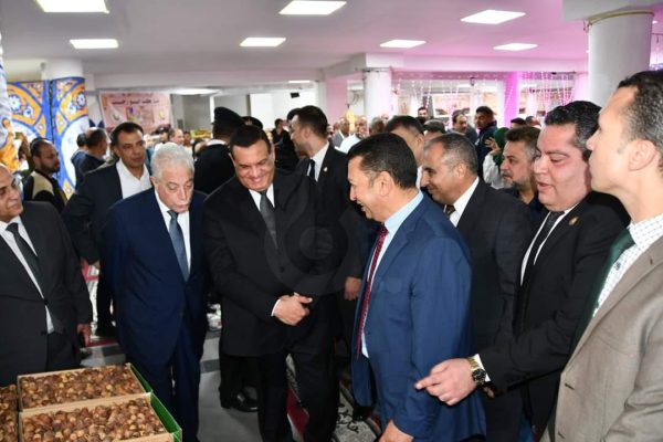 وزير التنمية المحلية يشيد بتوافر السلع الغذائية بجنوب سيناء - 3 - سيناء الإخبارية