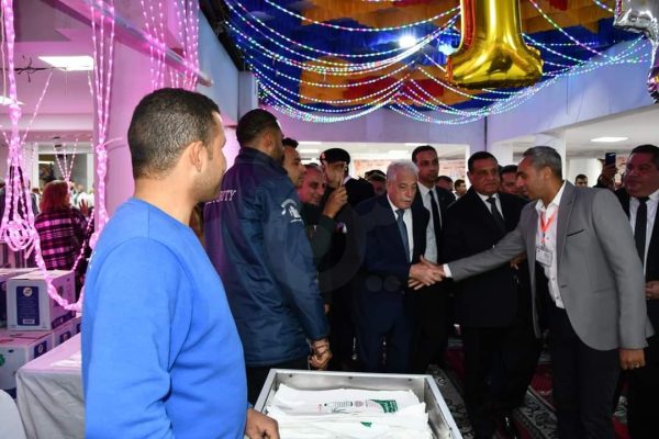 وزير التنمية المحلية يشيد بتوافر السلع الغذائية بجنوب سيناء - 11 - سيناء الإخبارية