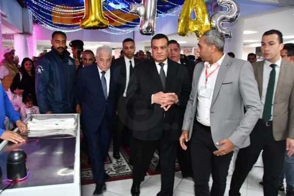 وزير التنمية المحلية يشيد بتوافر السلع الغذائية بجنوب سيناء - 9 - سيناء الإخبارية