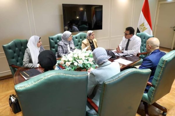 وزير الصحة يعقد اجتماعًا لمتابعة الموقف التنفيذي للمشروع القومي لمشتقات البلازما - 3 - سيناء الإخبارية