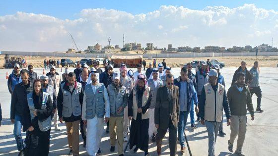 محافظ شمال سيناء يستقبل سفينة المساعدات الإماراتية