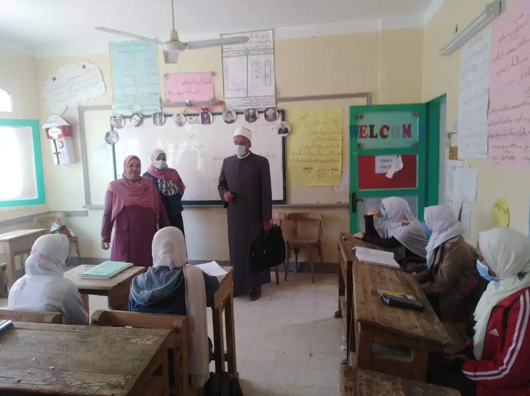 339 طالبًا بالثانوية الأزهرية بشمال سيناء يؤدون امتحاني الفقه والإنشاء - 7 - سيناء الإخبارية