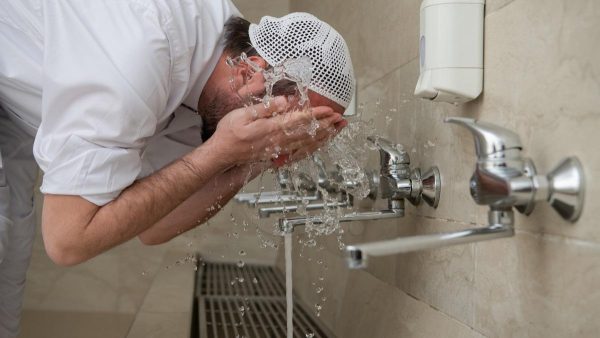 محصورة في 8 أمور.. الإفتاء توضّح نواقض الوضوء - 3 - سيناء الإخبارية