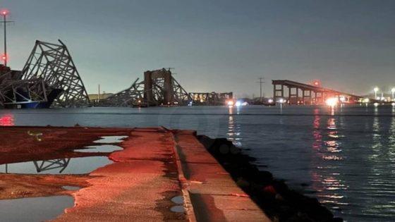 انهيار جسر فرانسيس سكوت كي في ولاية ماريلاند الأمريكية بعد اصطدام سفينة حاويات