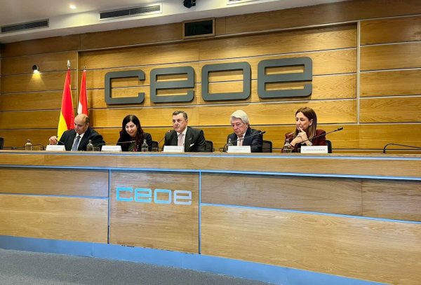 وزير السياحة في زيارة قصيرة لـ مدريد ويشارك في منتدى اتحاد CEOE الإسباني - 15 - سيناء الإخبارية وزير السياحة في زيارة قصيرة لـ مدريد ويشارك في منتدى اتحاد CEOE الإسباني