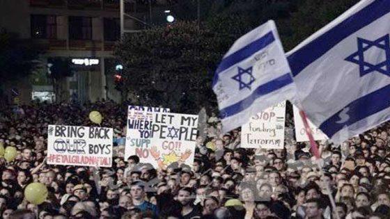 تصاعد التوترات في إسرائيل.. مظاهرات تدعو لاستقالة الحكومة
