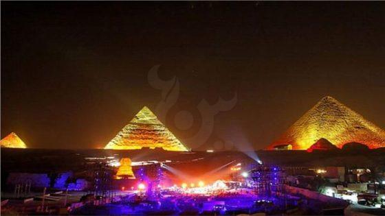 حفل ضخم لـ”مترو بومن” في أهرامات الجيزة لجذب السياحة العالمية