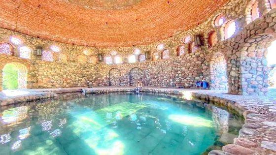 حمام موسى يزدحم بالزوار في ثالث أيام عيد الفطر