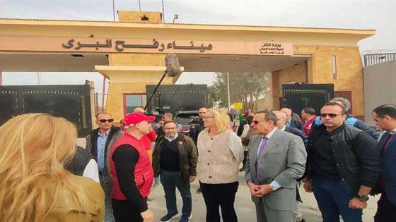 معبر رفح يفتح أبوابه لـ 853 مسافرًا بين مصر وغزة