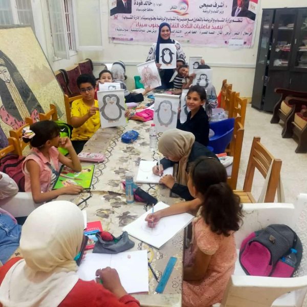 شعبة الفنون التشكيلية بمركز شباب الساحل تواصل تدريباتها لتنمية المواهب - 1 - سيناء الإخبارية