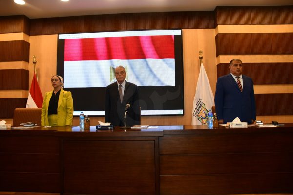 محافظ جنوب سيناء يترأس جلسة المجلس التنفيذي ويصدر قرارًا بتشكيل لجنة الإصحاح البيئي - 1 - سيناء الإخبارية