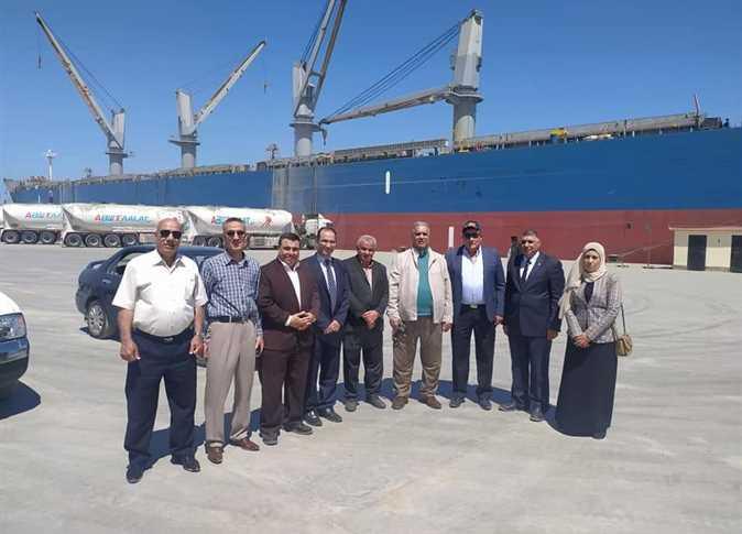 لجنة جامعية تبحث فرص الاستثمار الزراعي بميناء العريش البحري - 5 - سيناء الإخبارية