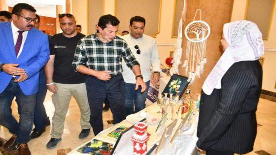 وزير الرياضة يفتتح معرض الحرف اليدوية بالمدينة الشبابية في شرم الشيخ