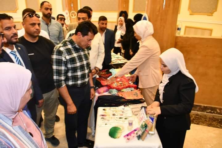 وزير الرياضة يفتتح معرض الحرف اليدوية بالمدينة الشبابية في شرم الشيخ - 5 - سيناء الإخبارية