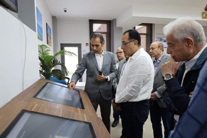 رئيس الوزراء يتفقد عددا من المشروعات في مدينة شرم الشيخ - 5 - سيناء الإخبارية
