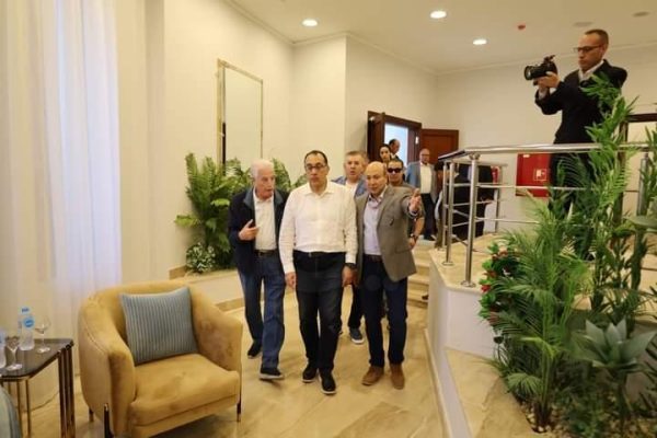 رئيس الوزراء يتفقد عددا من المشروعات في مدينة شرم الشيخ - 7 - سيناء الإخبارية