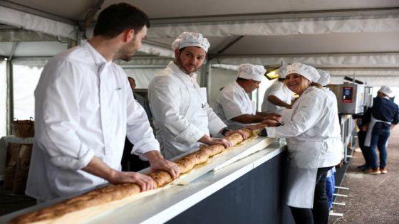 140 مترًا من الخبز.. إبداع فرنسي يُذهل العالم