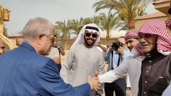فوده يلتقي مشايخ وعواقل رأس سدر ويٌشيد بهم في مستهل جولته بالمدينة (صور) - 4 - سيناء الإخبارية فوده يلتقي مشايخ وعواقل رأس سدر ويٌشيد بهم في مستهل جولته بالمدينة (صور) - 3 - سيناء الإخبارية