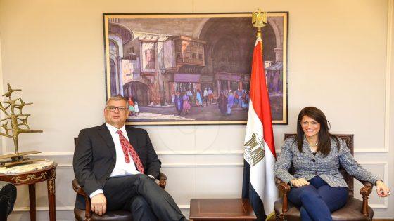 وزيرة التعاون الدولي تعقد جلسة مباحثات ثنائية مع السفير بيتر موليما السفير الهولندي بالقاهرة