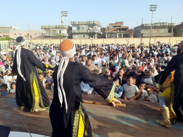 مراكز الشباب تحتضن البهجة: ملايين المصريين يؤدون صلاة العيد ويحتفلون في أجواء عائلية (صور) - 12 - سيناء الإخبارية