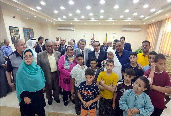مشايخ القبائل والعواقل والفلسطينيين يهنئون محافظ شمال سيناء بالعيد (صور) - 12 - سيناء الإخبارية مشايخ القبائل والعواقل والفلسطينيين يهنئون محافظ شمال سيناء بالعيد