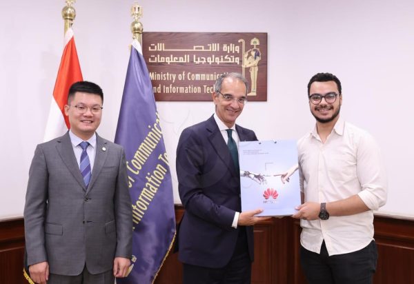 تكريم الشباب الفائزين في مسابقة هواوي العالمية لتكنولوجيا المعلومات والاتصالات - 9 - سيناء الإخبارية